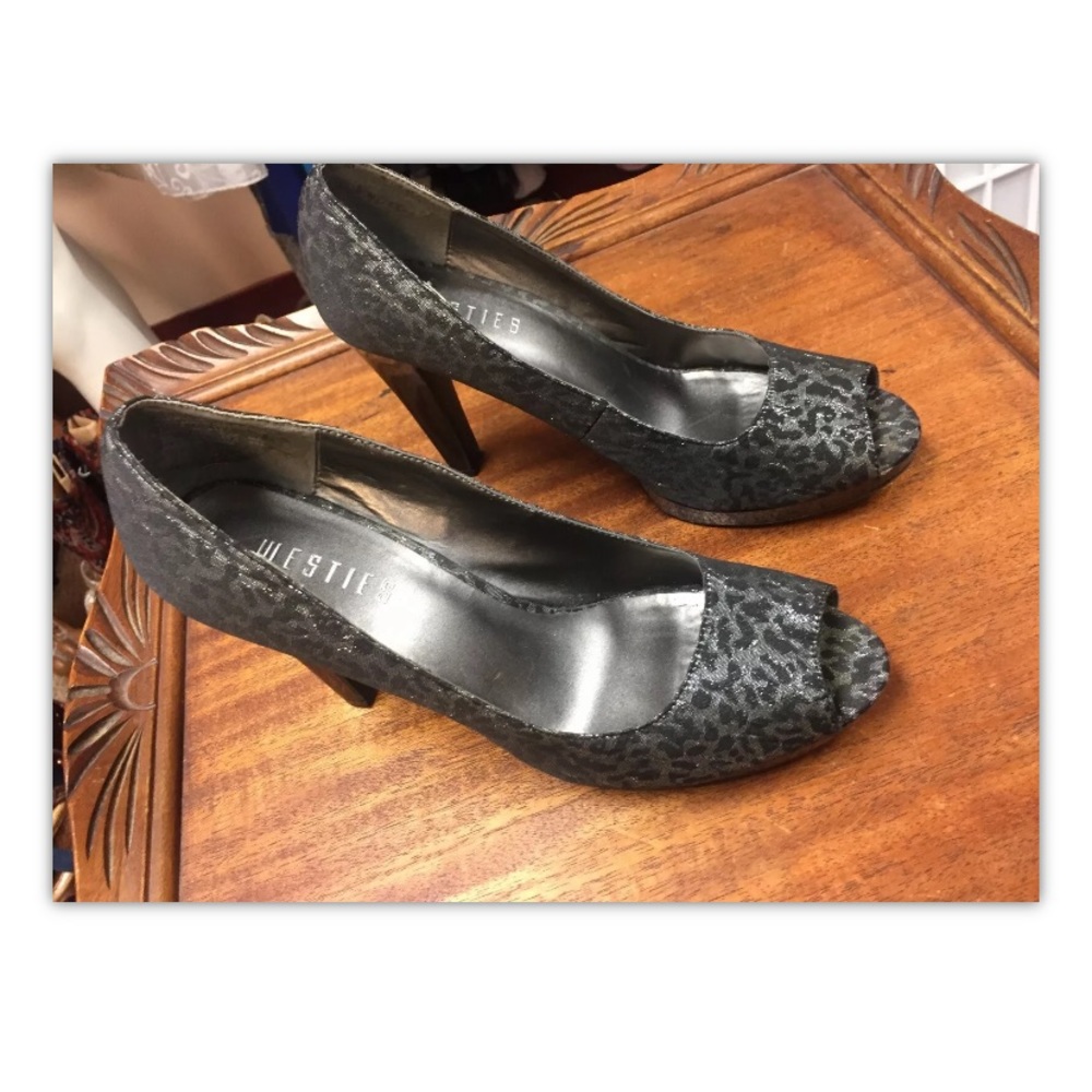 Westies,shoes,pumps,gray,leopard pattern,size8.5.:
